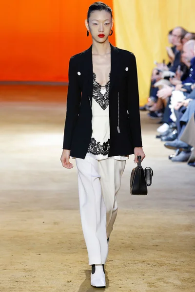 Look 8
